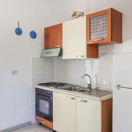 Nice Apartment In San Leonardo Di Cutro דירה לה קסטלה