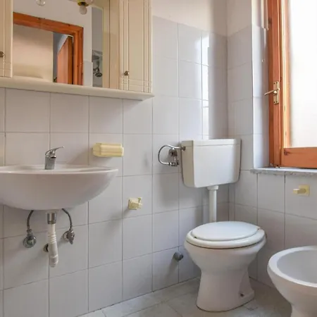 Nice Apartment In San Leonardo Di Cutro Apartman Le Castella