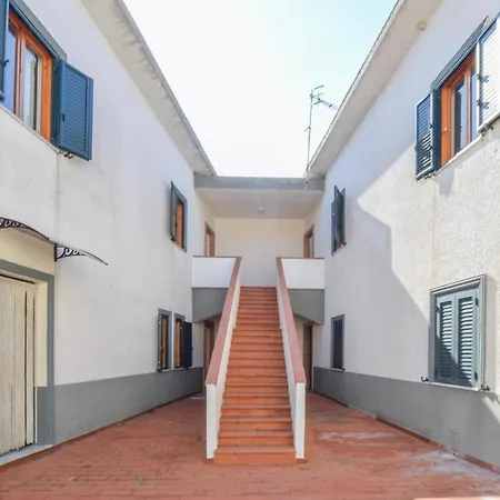 Nice Apartment In San Leonardo Di Cutro Apartmán Le Castella (Calabria)